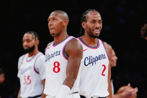 快船队防守崩盘，惨遭对手狂轰猛炸，作者看到.